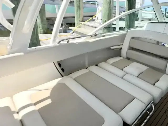 Boston Whaler 320 Vantage