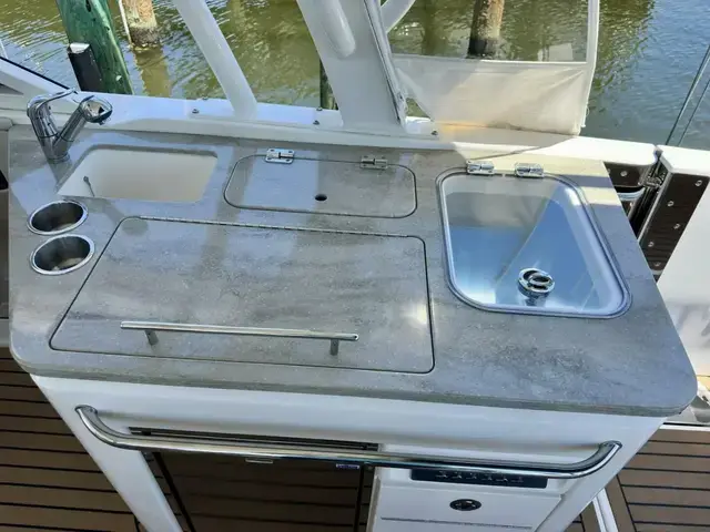 Boston Whaler 320 Vantage