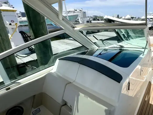 Boston Whaler 320 Vantage