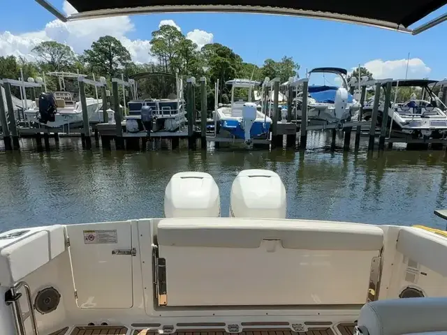 Boston Whaler 320 Vantage