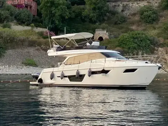 Ferretti Yachts 500