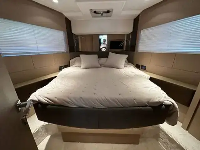 Ferretti Yachts 500