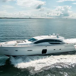 2010 Pershing 80