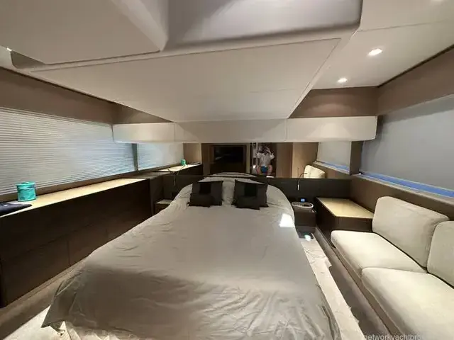 Ferretti Yachts 500