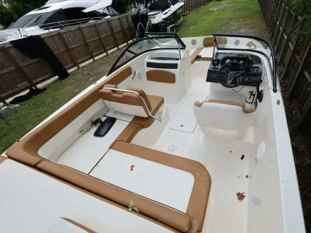 Bayliner VR5 Bowrider