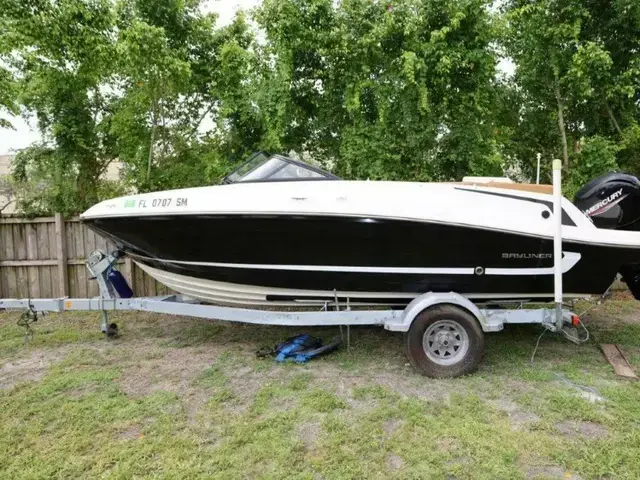 Bayliner VR5 Bowrider