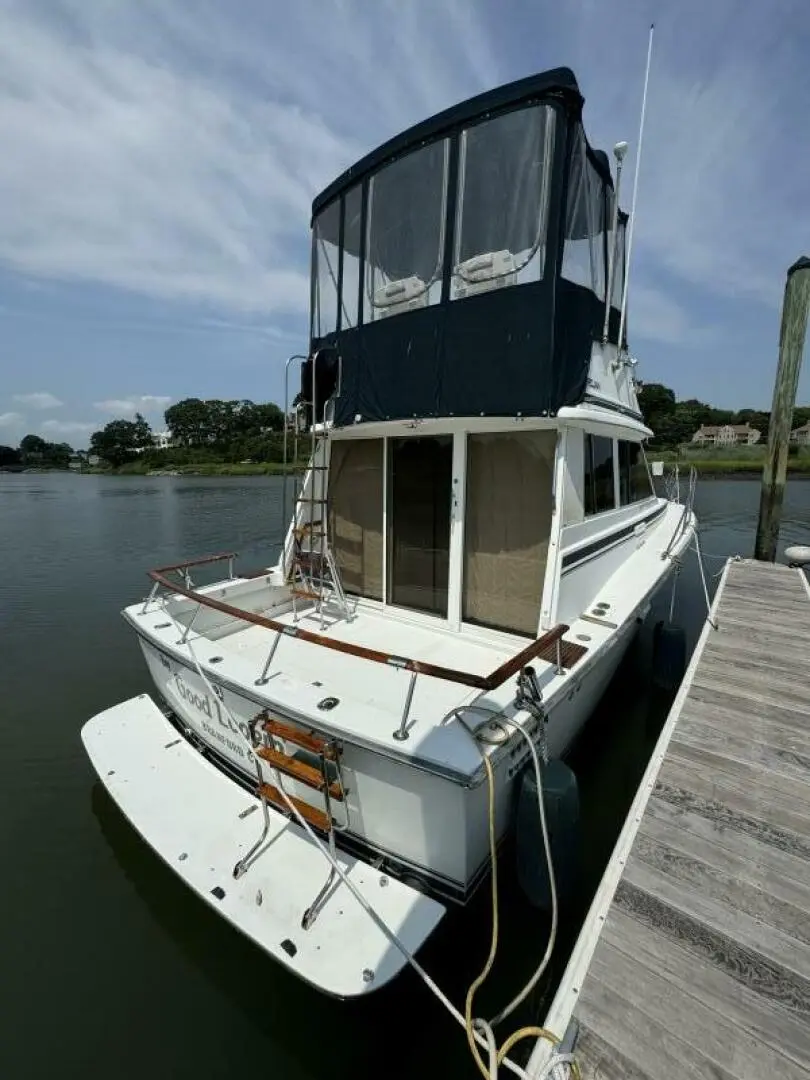 1990 Trojan 32 sedan cruiser