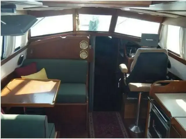 Pearson Pilothouse 365