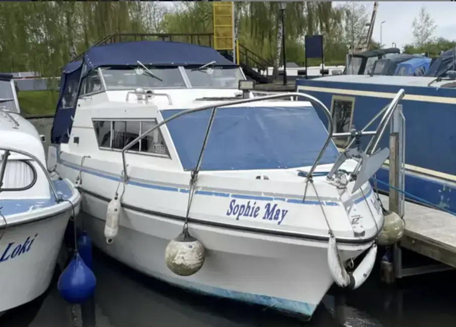 1987 Viking 22 cockpit cruiser