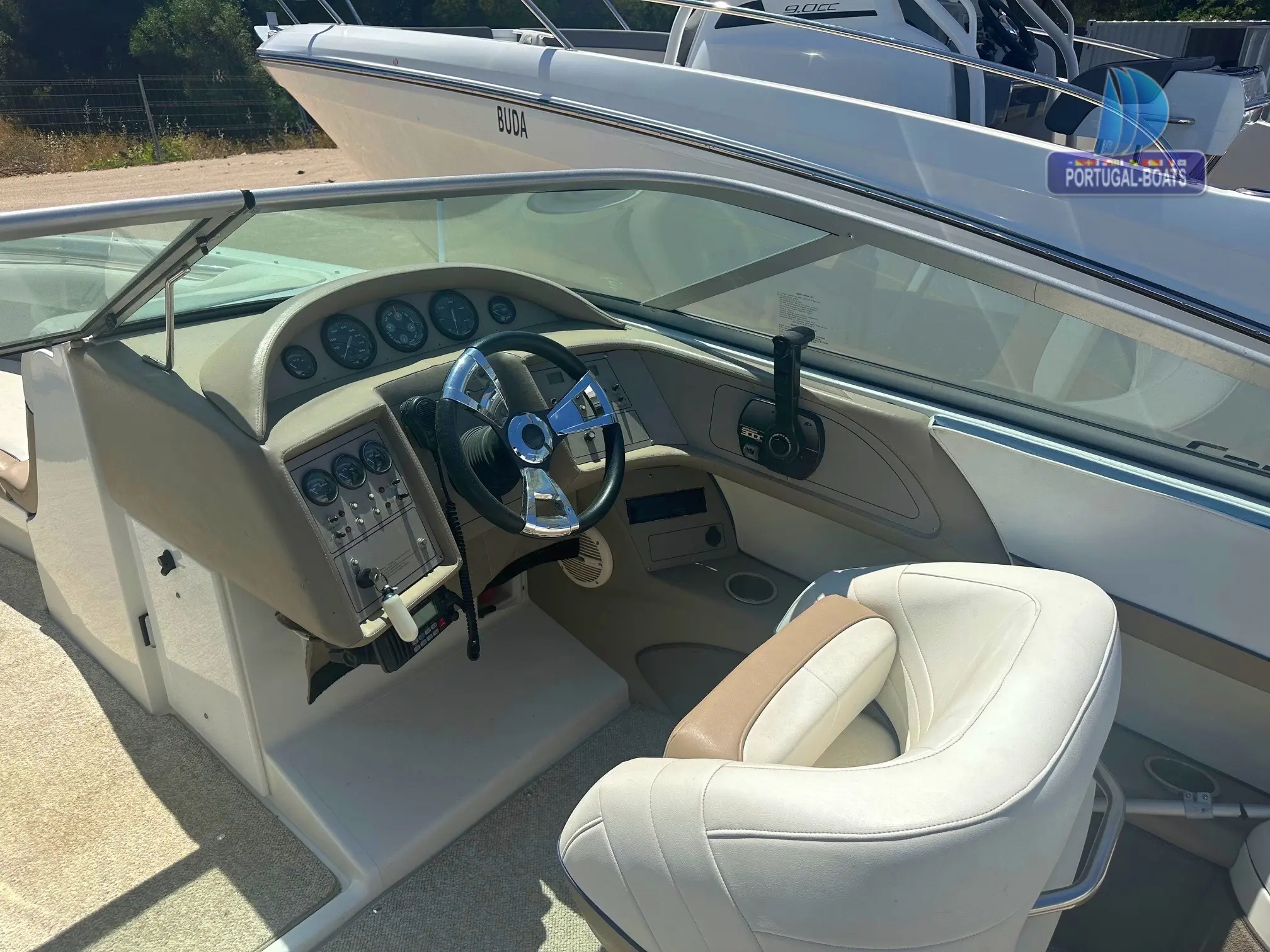 1998 Cobalt 252 bow rider