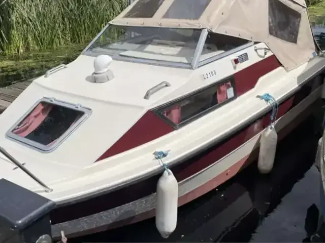 Sealine 18