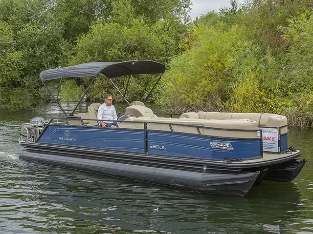 Regency Pontoon Boats 250 LE3 Sport