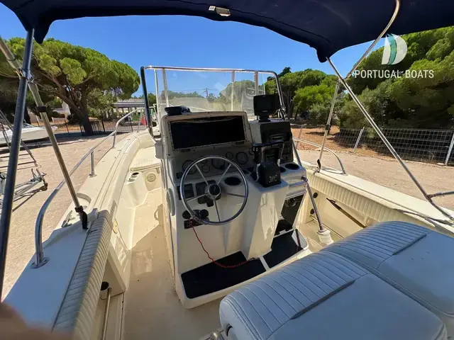 Boston Whaler 26 Outrage