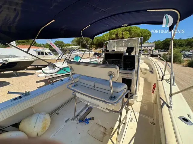 Boston Whaler 26 Outrage