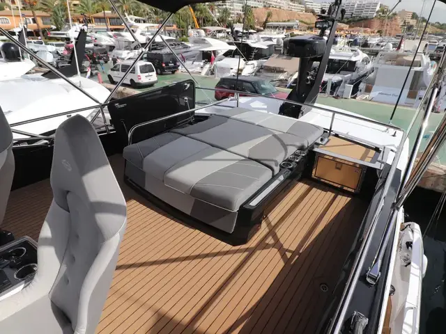 Sunseeker Sport Yacht 65