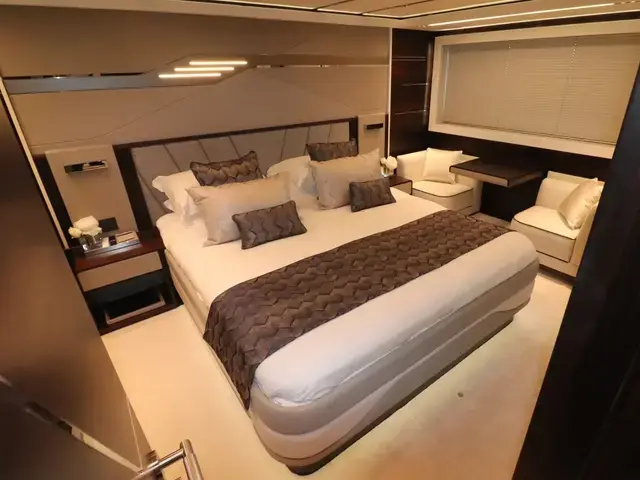 Sunseeker Sport Yacht 65