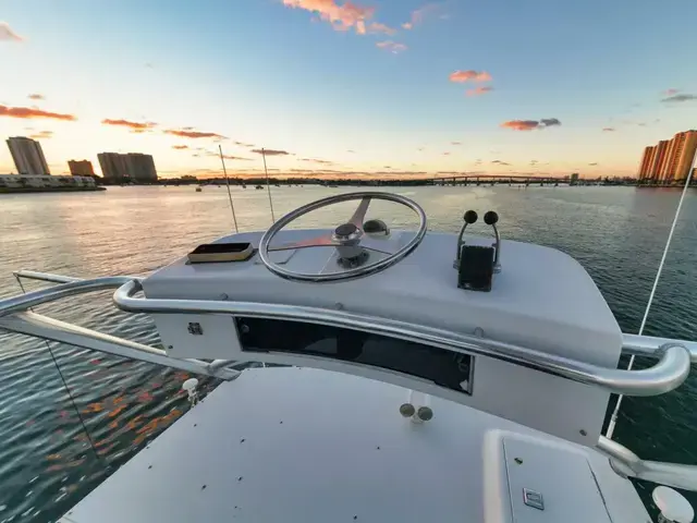 Hatteras 60 Convertible