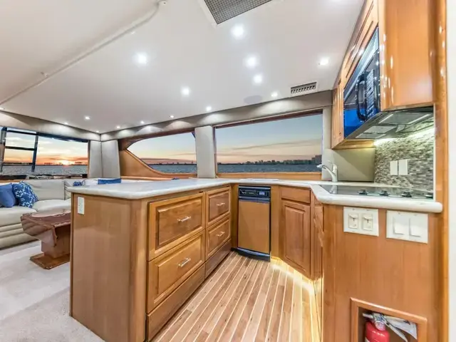 Hatteras 60 Convertible