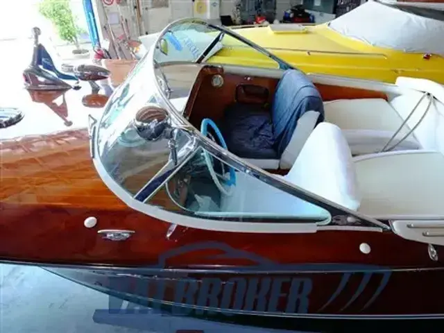 Riva Tritone