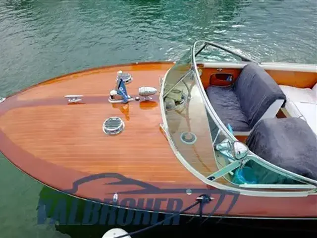 Riva Tritone