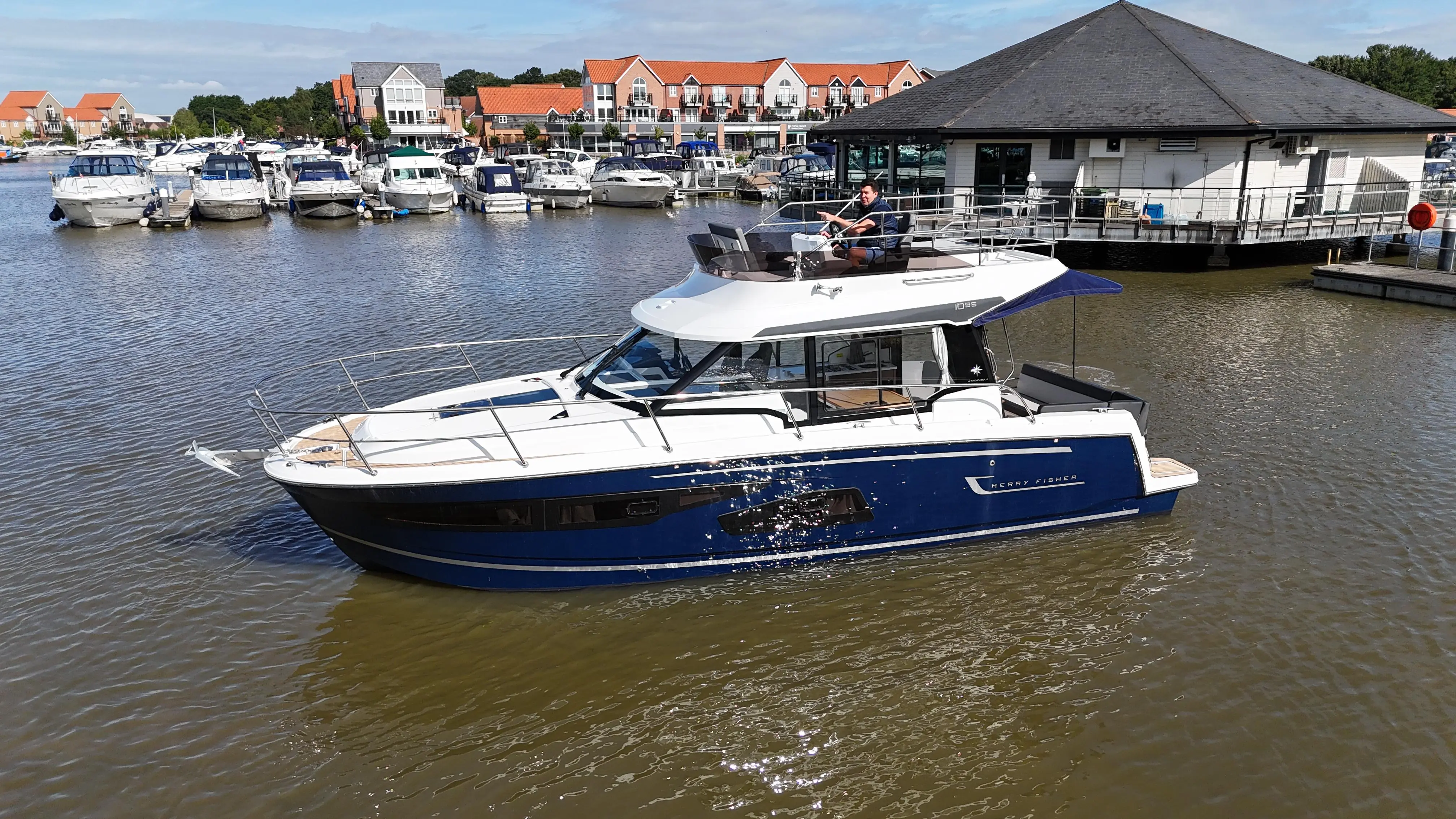 2022 Jeanneau merry fisher 1095 flybridge