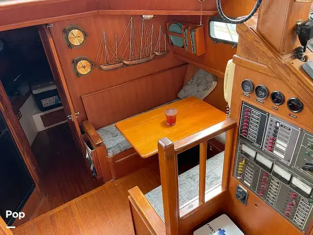 Trader 43 Double Cabin