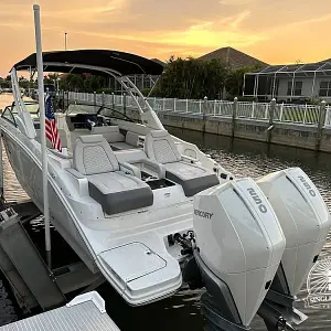 2023 Sea Ray SDX 290 OB