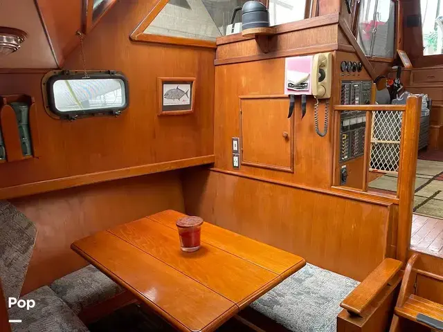 Trader 43 Double Cabin