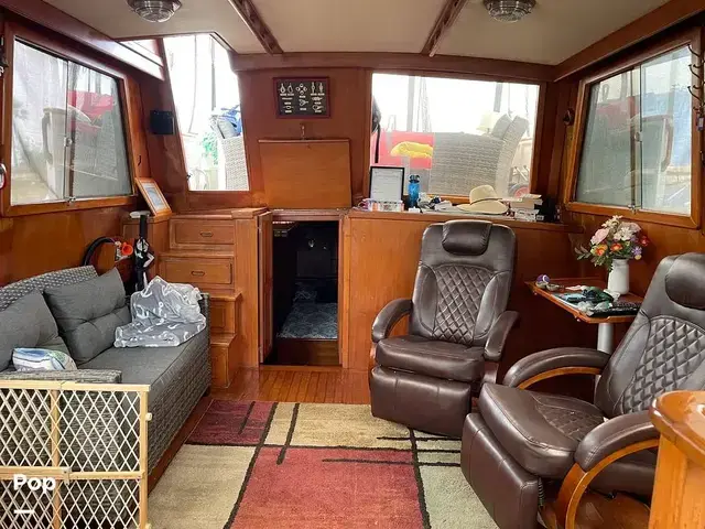 Trader 43 Double Cabin