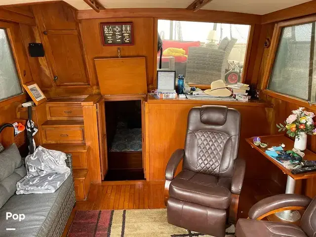 Trader 43 Double Cabin