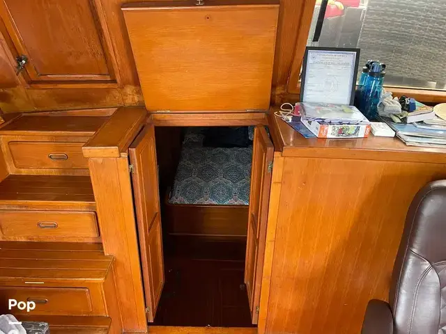 Trader 43 Double Cabin