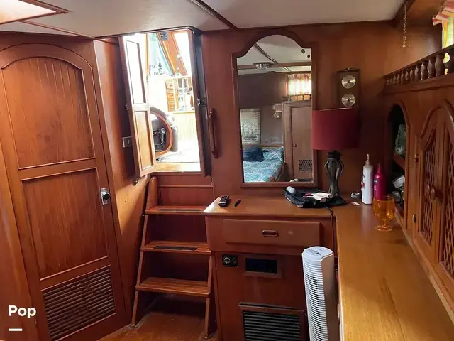 Trader 43 Double Cabin