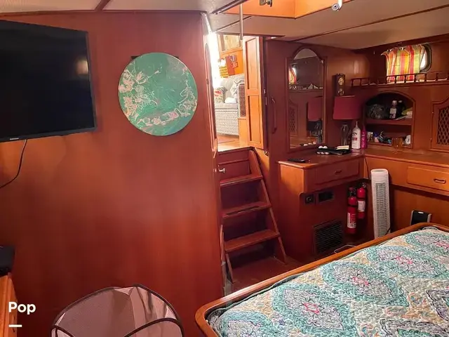 Trader 43 Double Cabin