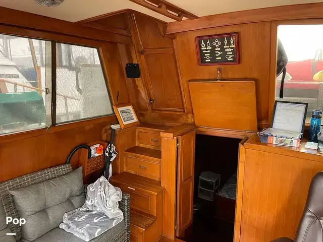 Trader 43 Double Cabin