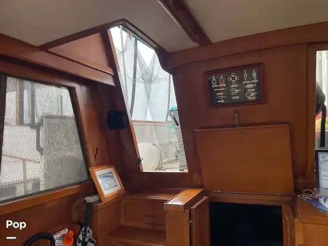 Trader 43 Double Cabin