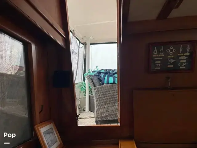 Trader 43 Double Cabin