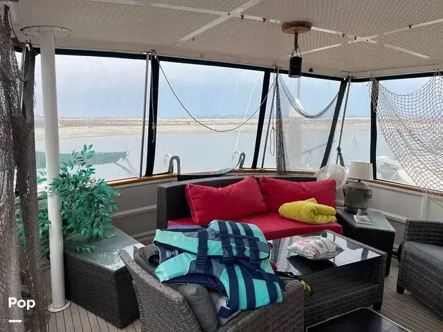 Trader 43 Double Cabin