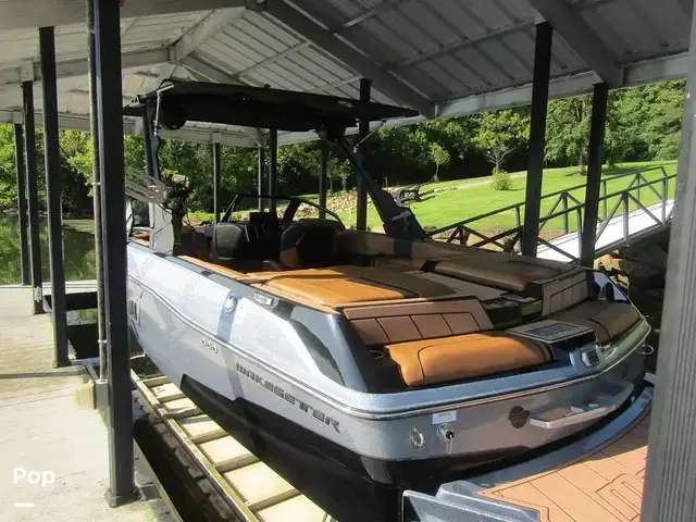 Malibu Wakesetter 23 LSV