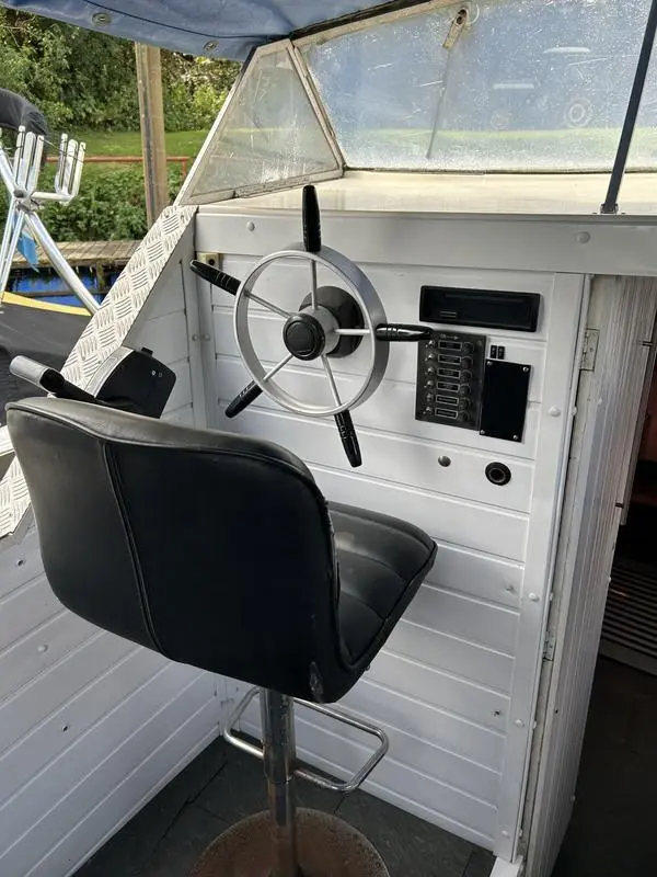 1985 Mariner 25 cruiser - boat