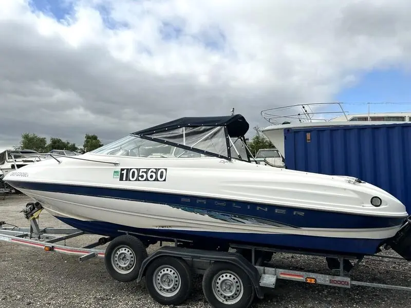 1998 Bayliner 252 capri