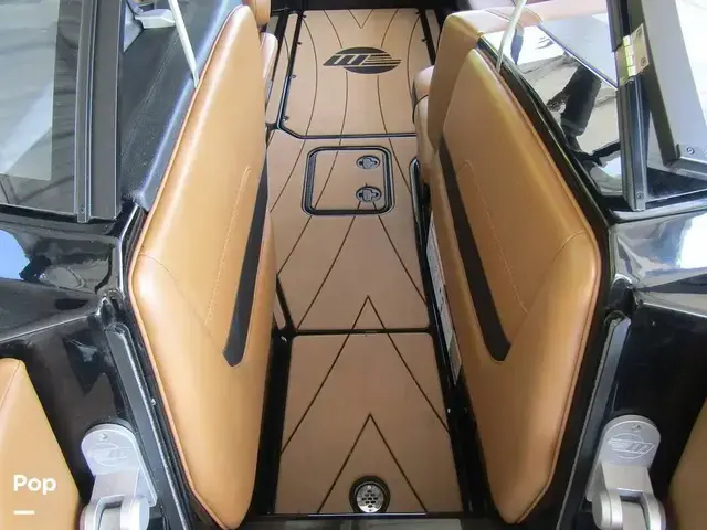 Malibu Wakesetter 23 LSV