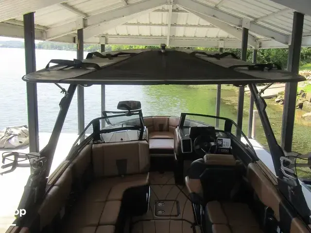 Malibu Wakesetter 23 LSV