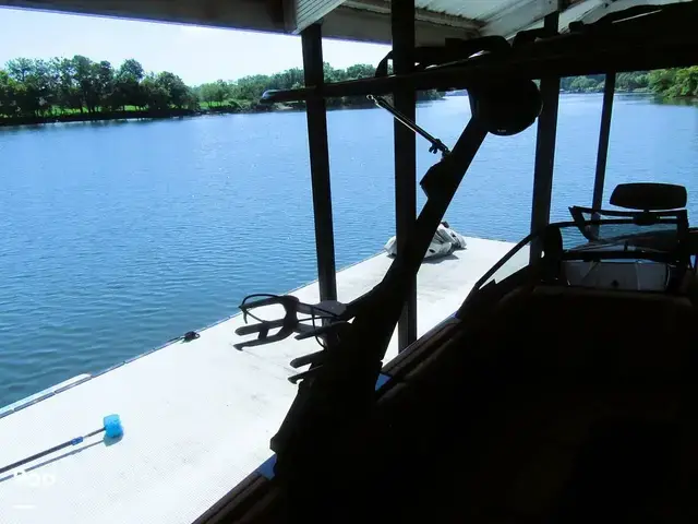 Malibu Wakesetter 23 LSV