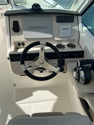 2022 Boston Whaler 280 vantage