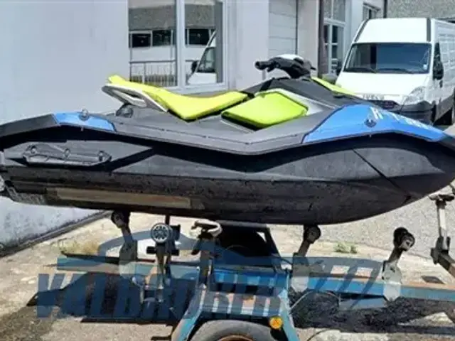 Sea-Doo SPARK 2 UP 900 HO