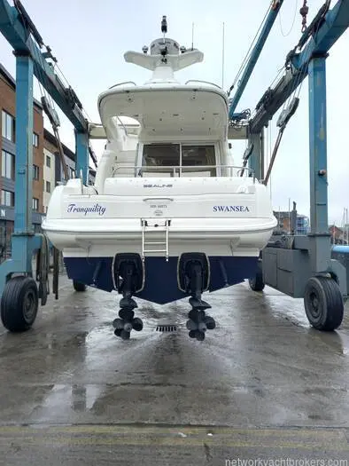 2000 Sealine f33