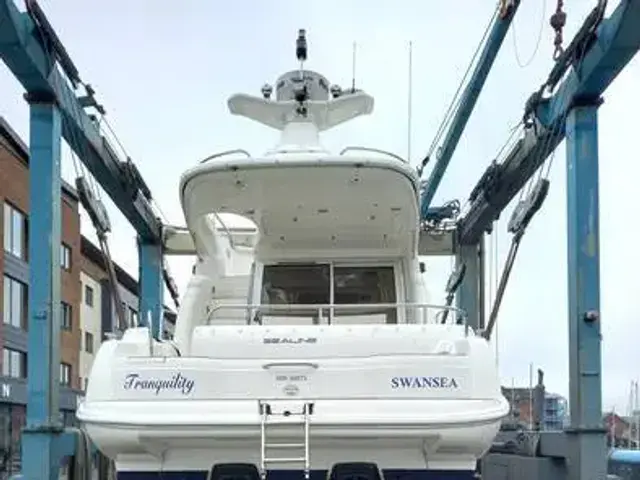 Sealine F33