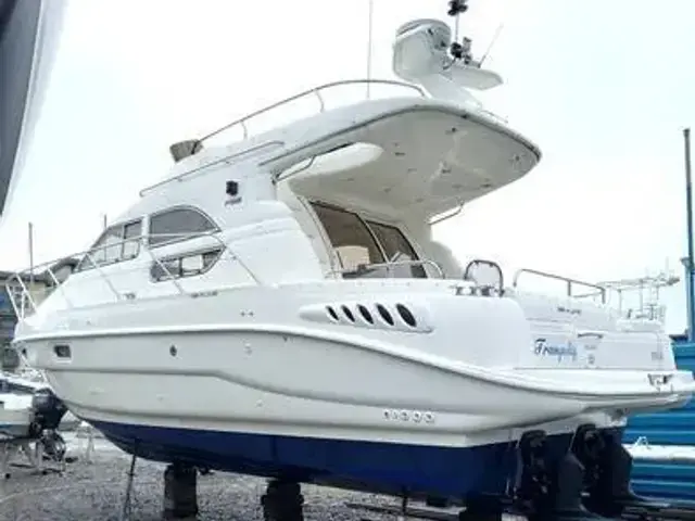 Sealine F33