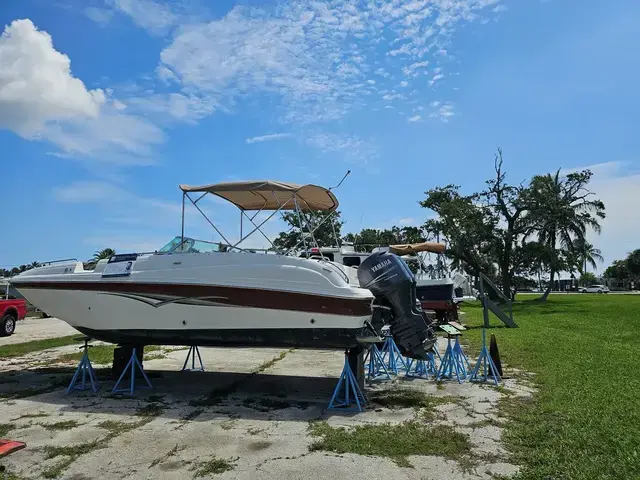 Hurricane 26 Sundeck