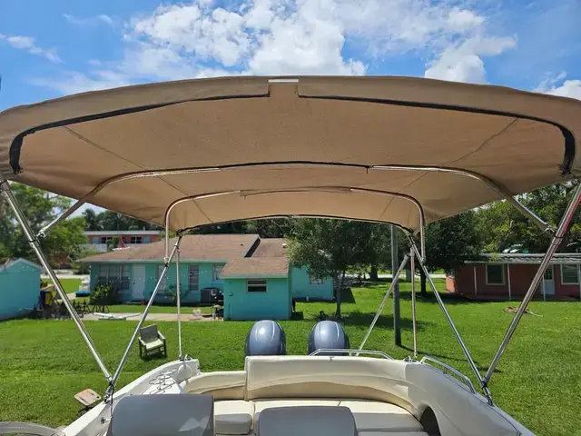 Hurricane 26 Sundeck